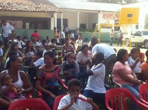 Alumnos, maestros y Padres de Familia de la InstituciÃ³n Educativa Navarro